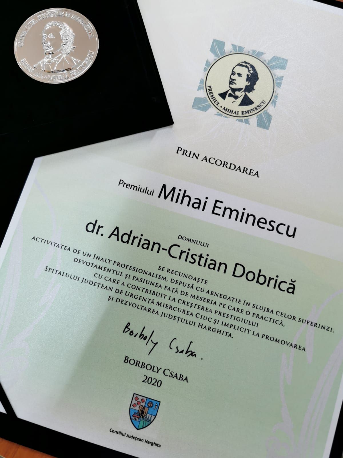 premiu mihai eminescu